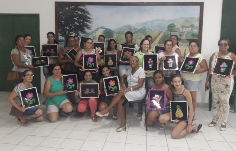 Produtoras exibem suas artes concluídas